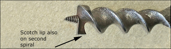a scotch-lipped auger