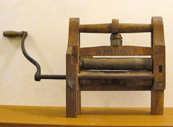 Amidon's wash wringer, back